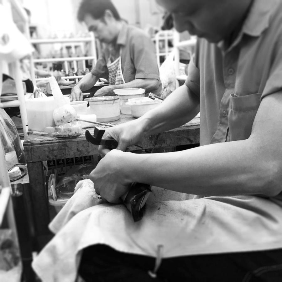 YOSHITO（ヨシト） パンプス パンプス 4411 ポインテッドトゥ クロ