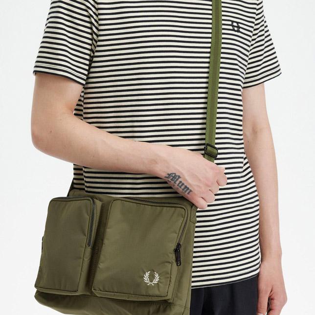 フレッドペリー ナイロンポケットサイドバッグ FRED PERRY L7270 NYLON POCKET SIDE BAG ショルダーバッグ｜usual｜03