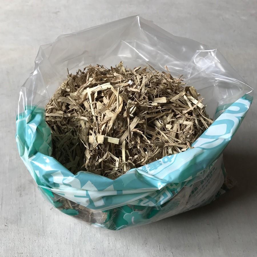 わら カットわら 稲わら 20リットル 家庭菜園 天然のマルチング 小動物ゲージ床材 わらすさ 荒すさ に|usuinochikusan|03