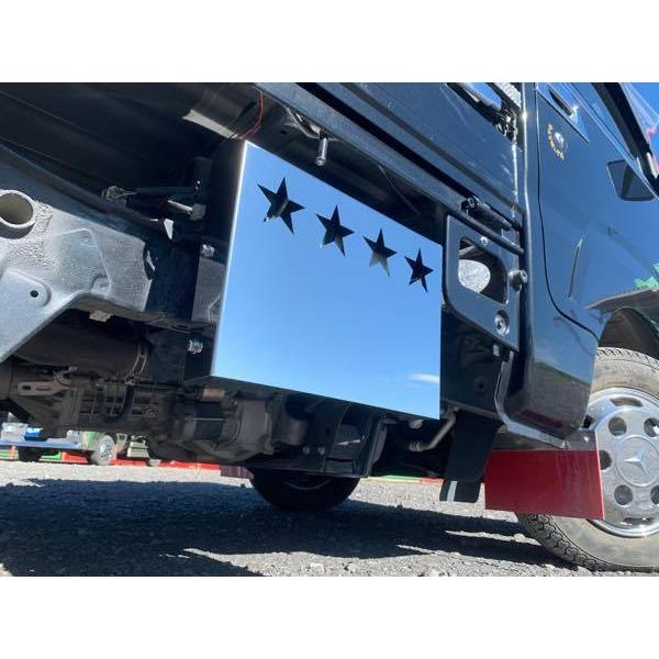 バッテリーケースカバー ハイゼットS500（前期・後期共用）鏡面 ＃800