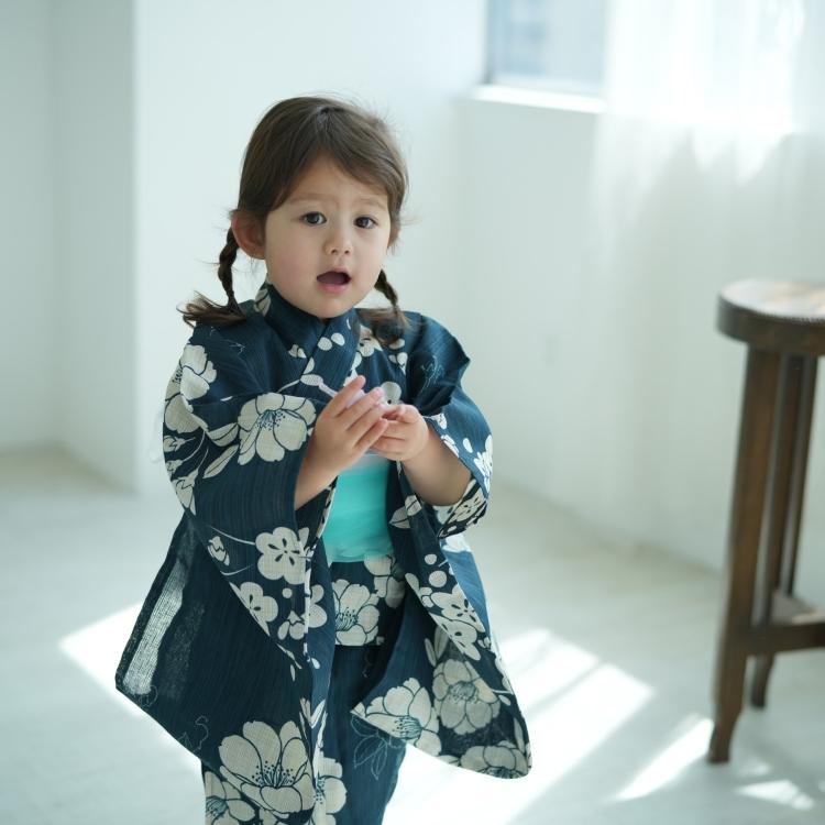 子供浴衣 4点セット 浴衣 帯2本 下駄 古典柄 レトロ アンティーク系 ゆかた セット 梅椿 紺系 浴衣通販 Utatane 通販 Yahoo ショッピング