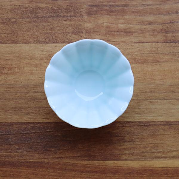 アウトレット】有田焼 青白磁薄渕菊割小付 : 有田焼 器の華 まるふく