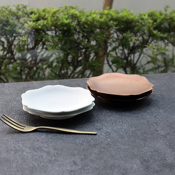 有田焼　まるふく　12ｃｍ雪輪小皿（白）　white×silk まるふくオリジナル】有田焼 12cm雪輪小皿（白） white×silk 33-129