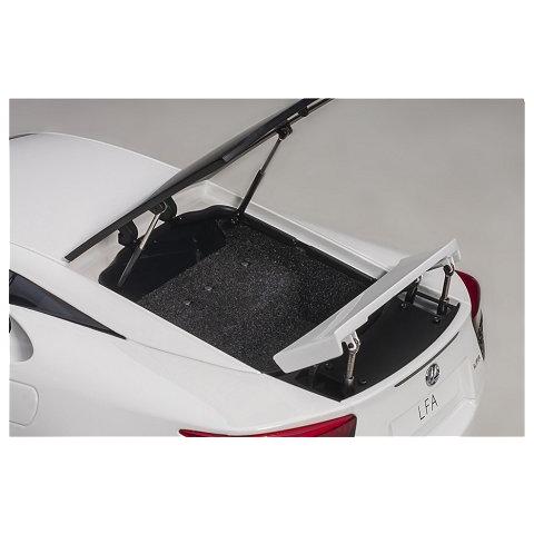 シルバー トヨタ（TOYOTA） レクサス LFA ホワイテストホワイト （1/18 オート