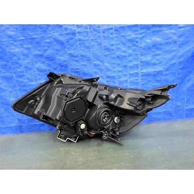 3548 ヴォクシー 80 前期 右ライト LED 28-229 81110-28D20 ZRR80G