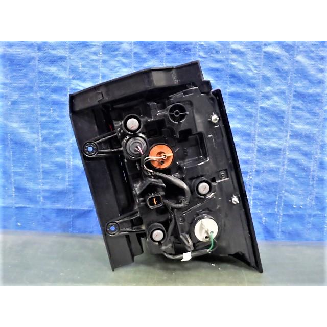 S456 デリカ D5 D:5 CV1W 後期 左テール EFM924-01010 8330B-137 美品の画像