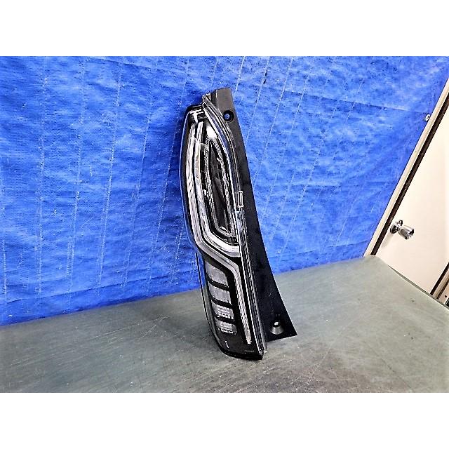 S1060 N-BOXカスタム JF3 JF4 左テール LED D186 33550-TTA-J115-M1 N