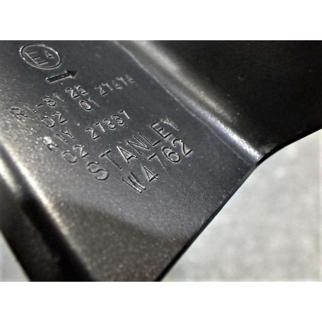 S1470 フィット GR1 GR2 GR5 GR7 右テール LED W4762 美品 : V TRUST