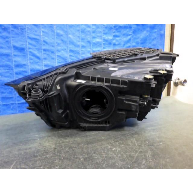 アウディQ3F383A右側ライトLED