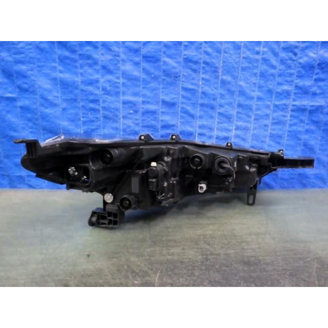 2301 カローラクロス ZSG10 ZVG11 ZVG15 左ライト LED 16-177 Z 美品 