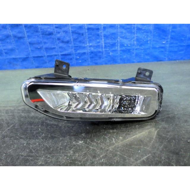 Nissan フォグランプ　左　B6155-0P400 S1572 エクストレイル T32 後期 左フォグ LED L90102546 B6155 5TA0A