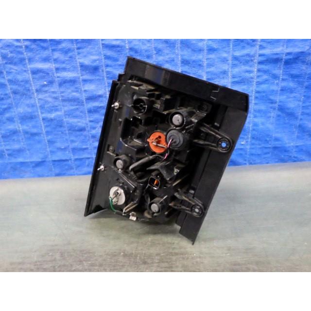 K680 デリカ D5 D:5 CV1W 後期 右テール LED EFM924-01020 8330B-138 美品の画像