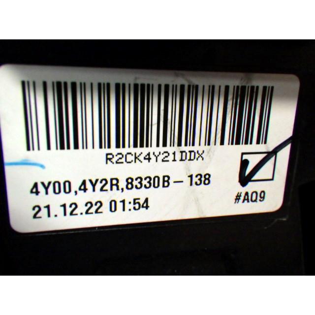 K680 デリカ D5 D:5 CV1W 後期 右テール LED EFM924-01020 8330B-138 美品の画像