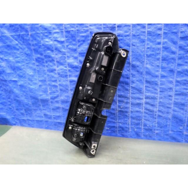 K170 スペーシアカスタム MK54S MK94S 右テール LED 220-593DN 美品