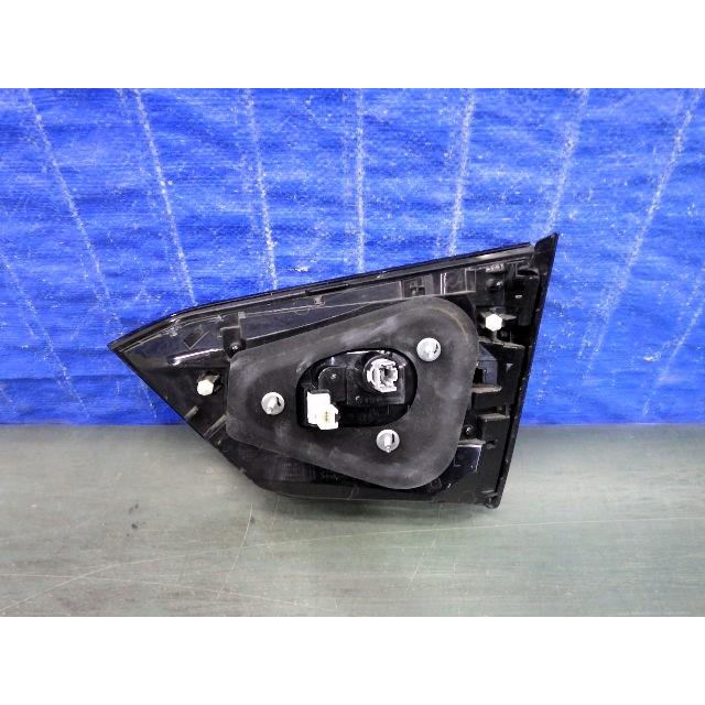 【美品】フィット GR系 左内側テール W4764 K757 フィット GR3 GR4 GR6 GR8 左テール 内 LED W4764 T 美品 : V