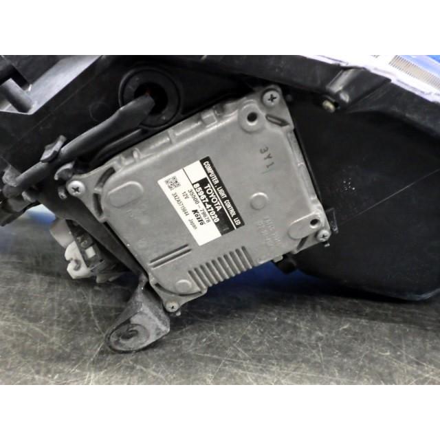 1846 プリウスα ZVW40W ZVW41W 前期 中期 右ライト LED コンピューター