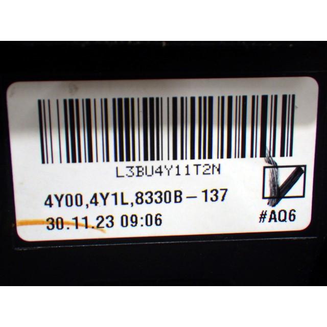 K085 デリカ D5 D:5 CV1W 後期 左テール EFM924-01010 8330B-137 美品の画像