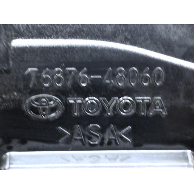車 TOYOTA ブラックウィング 76876-48060