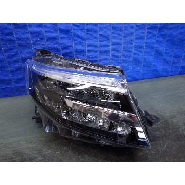3860 ルーミー カスタム M900A M910A 後期 右ライト LED W6242 良品