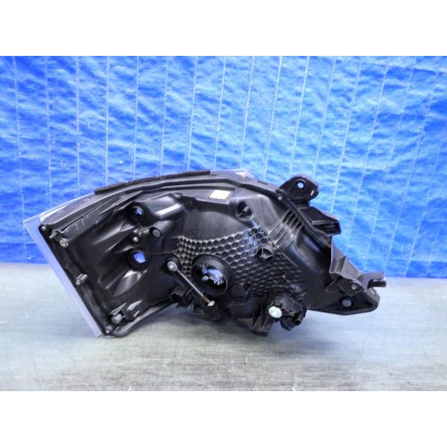 3037 NV350 キャラバン E26 後期 左ライト ハロゲン 1946 26060 5YE5B A 美品の画像