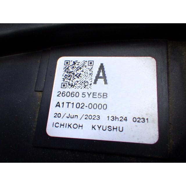 3037 NV350 キャラバン E26 後期 左ライト ハロゲン 1946 26060 5YE5B A 美品の画像