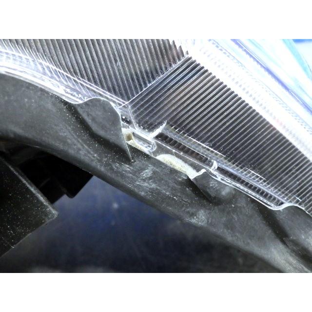 3037 NV350 キャラバン E26 後期 左ライト ハロゲン 1946 26060 5YE5B A 美品の画像