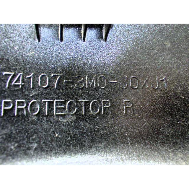 C218 ヴェゼル RV3 RV4 RV5 RV6 右 フロント フェンダー アーチモール