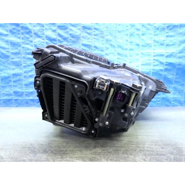 2676 アウディ Q3 F3 83A 左ライト LED 83A.941.033.A 美品 : V TRUST
