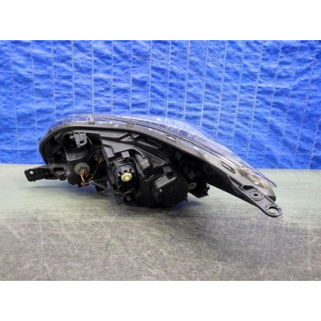 2890 インプレッサスポーツ GT2 GT3 GT6 GT7 前期 右ライト LED 1923