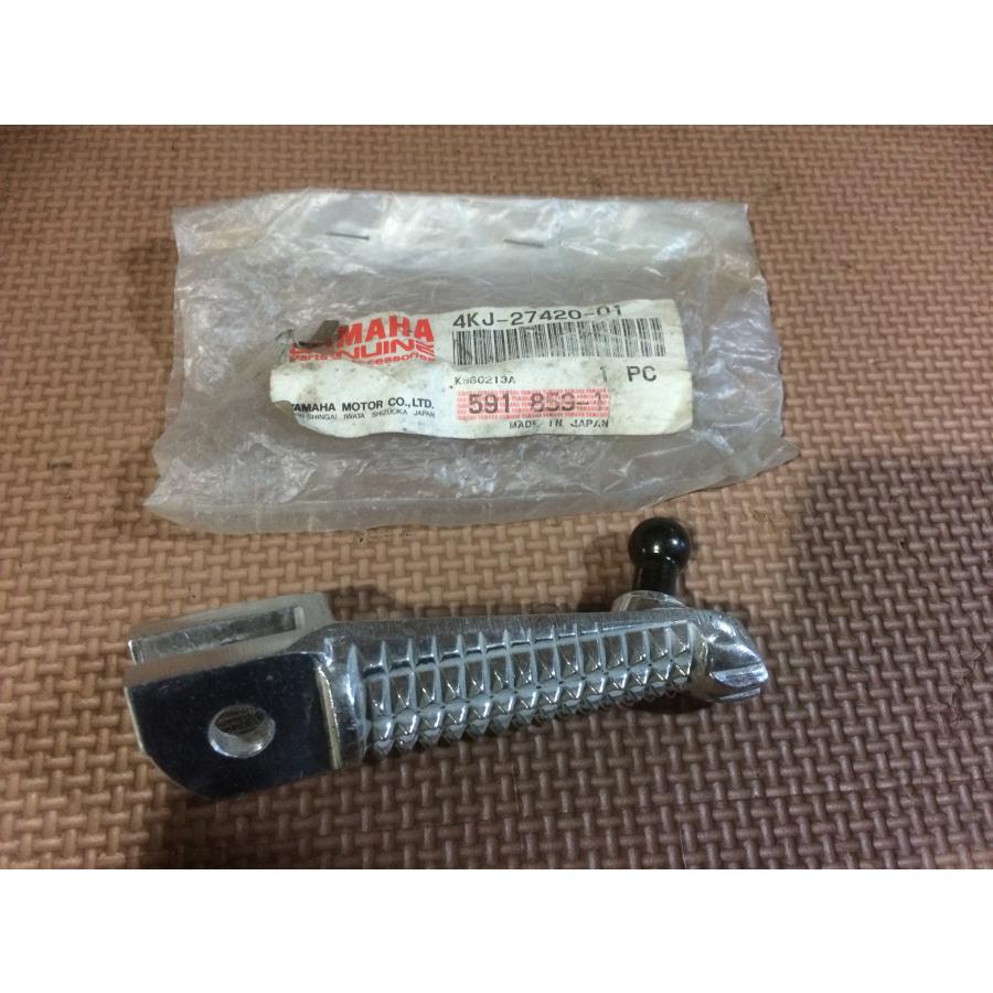 ヤマハ純正 メインステップ右 4KJ-27420-01 未使用 RZ50 TZM50R