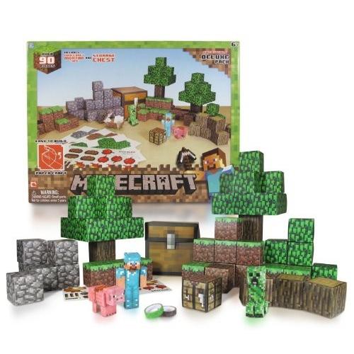 Minecraft Papercraft Overworld Deluxe Set， Over 90 Pieces おもちゃ