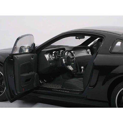 ダイキャストカー 2008 フォード マスタング ブリット ブラック 1/18