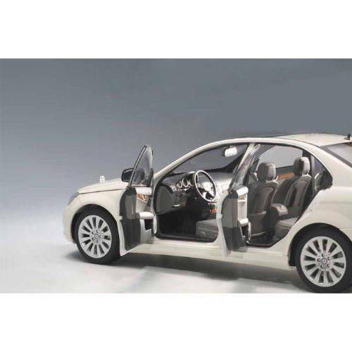 ダイキャストカー メルセデスベンツ Cクラス エレガンス ホワイト 1/18