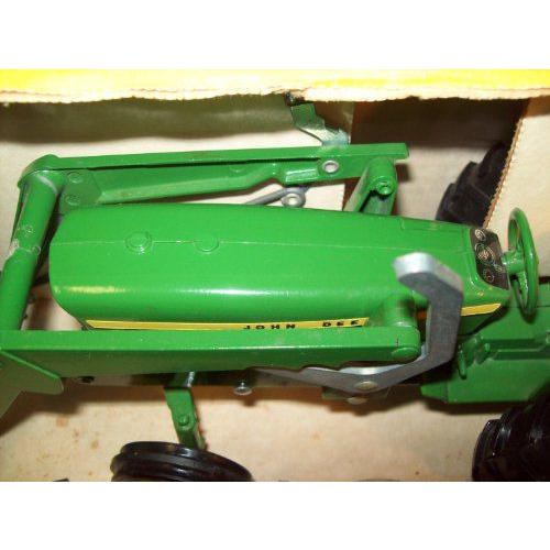John Deere ジョンディア JD 2010 "square nose" Utility Tractor with Loader 1/16ミニカー モデルカー｜value-select｜02
