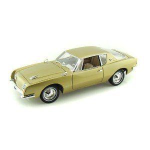 1963 Studebaker Avanti 1/18 Gold
