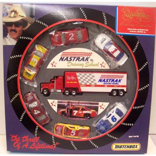 マッチボックス NASTRAK Driving School Set - 1:64 スケール Diecastミニカー モデルカー ダイキャスト Sold at Auction: Pair of Matchbox Collectible Sets Incl
