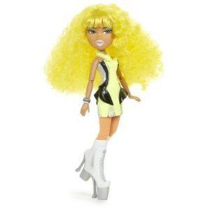 ショッピング超高品質 Bratz (ブラッツ) Style Starz Doll， Yasmin ドール 人形 フィギュア