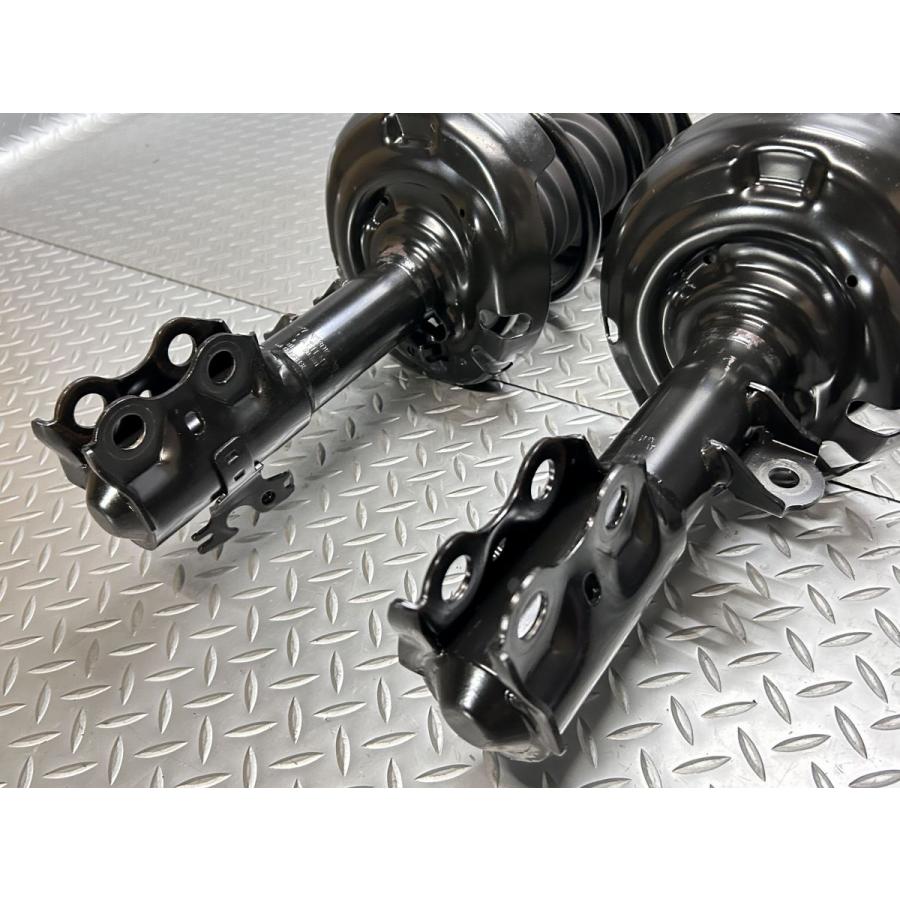 トヨタ 210系 カローラスポーツ 純正 サスキット 品番48510