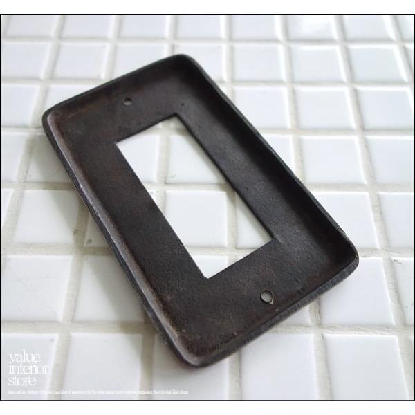 真鍮コンセントカバーTR スイッチカバー コンセントプレート スイッチプレート レトロ調 アンティーク調 新品 無垢の真鍮 |  | 02