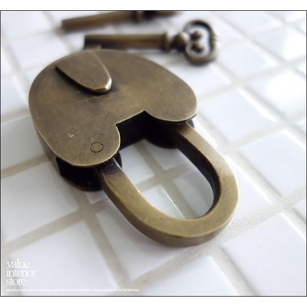 真鍮南京錠x033 ブラスロック 鍵 錠前 カギ 大型 真鍮金物 エスニック 手作り 南京錠と鍵×2個セット レトロ調 幅5.5cm × 長さ9cm(約) |  | 01