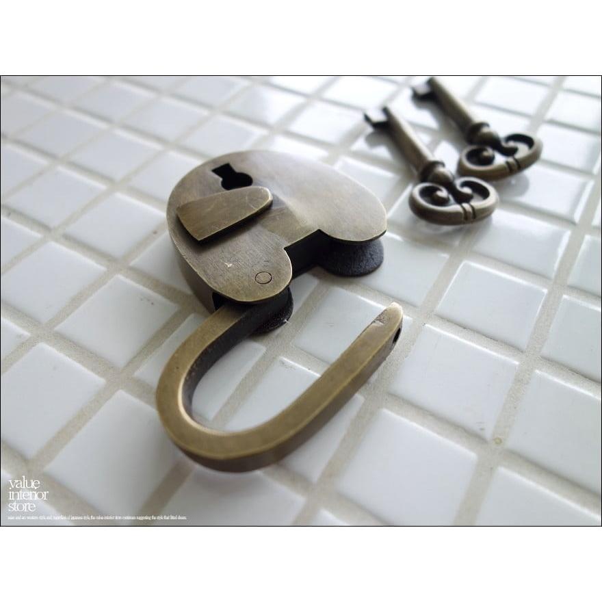 真鍮南京錠x033 ブラスロック 鍵 錠前 カギ 大型 真鍮金物 エスニック 手作り 南京錠と鍵×2個セット レトロ調 幅5.5cm × 長さ9cm(約) |  | 05