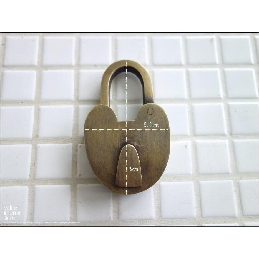 真鍮南京錠x033 ブラスロック 鍵 錠前 カギ 大型 真鍮金物 エスニック 手作り 南京錠と鍵×2個セット レトロ調 幅5.5cm × 長さ9cm(約) |  | 06