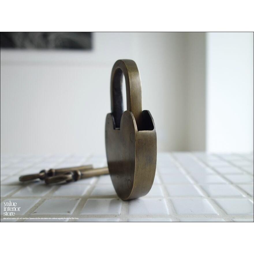 真鍮南京錠x033 ブラスロック 鍵 錠前 カギ 大型 真鍮金物 エスニック 手作り 南京錠と鍵×2個セット レトロ調 幅5.5cm × 長さ9cm(約) |  | 07