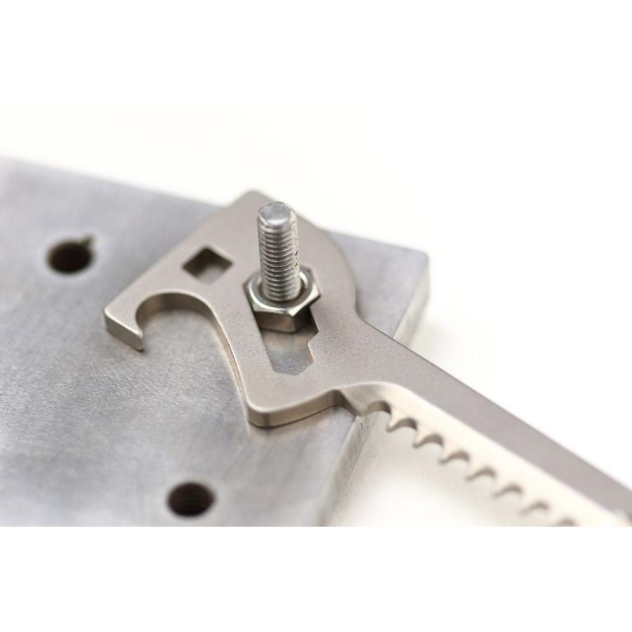 鍵型マルチツール ツカダ 鍵型便利ツール Key-Quest キークエスト 6機能 便利ツール 工具 サバイバルツール 多機能ツール |  | 01