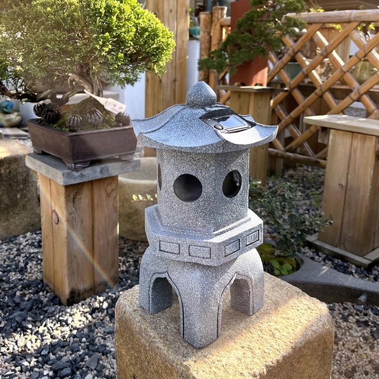 DENKO HOME（電光ホーム） 灯篭 石灯篭 光る ソーラー 灯篭 とうろう 和風 灯籠 御影石 雪見灯篭 ガーデンライト 防水 禅 庭 ...