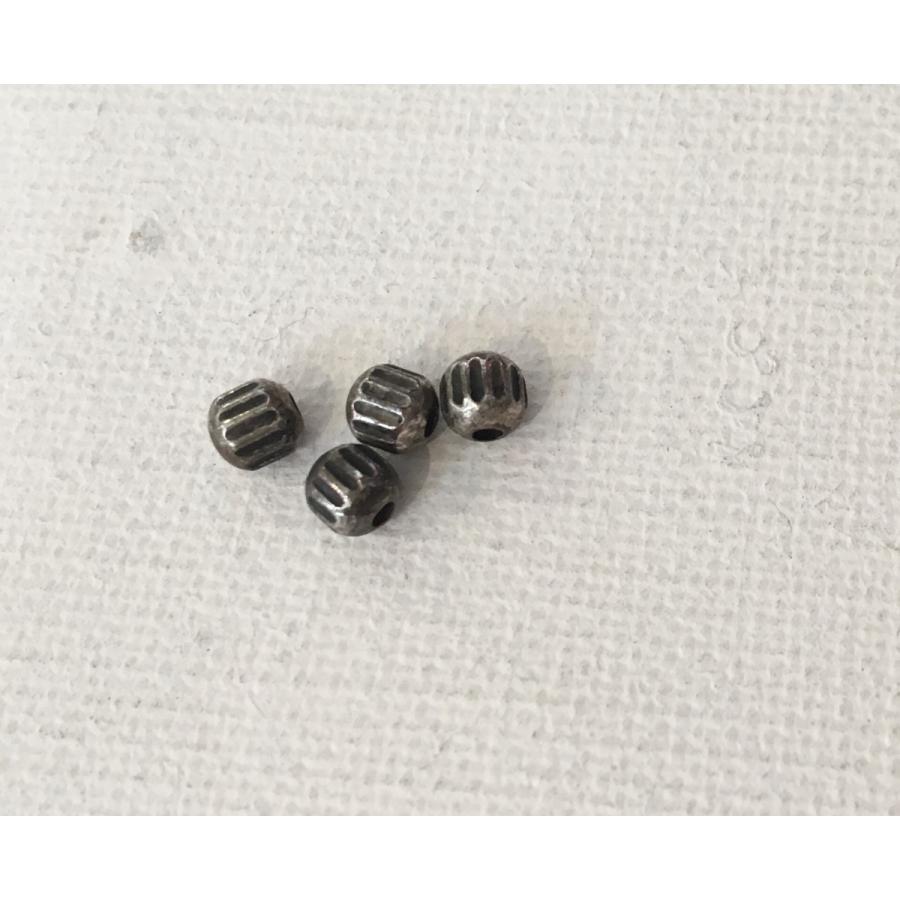 ヴィンテージ シルバー ボール スペーサー ビーズ 4個入り  ハンドメイド 手作り アクセサリー ネックレス ブレスレット ピアス イヤリング 銀 | 