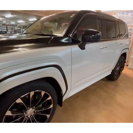 トヨタ ランドクルーザー LC300 電動サイドステップ / ランニングボード 1セット ランクル 新型 現行 |  | 02