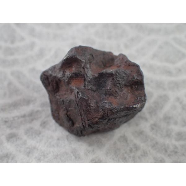 鉄ニッケル隕石(Iron,Meteorite)キャニオン・ディアブロ(Canyon Diablo) 落下地：Coconino County, Arizona, USA 寸法　： 32.0X27.3X22.6mm/56g｜vecsutoneclub