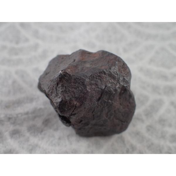 鉄ニッケル隕石(Iron,Meteorite)キャニオン・ディアブロ(Canyon Diablo) 落下地：Coconino County, Arizona, USA 寸法　： 32.0X27.3X22.6mm/56g｜vecsutoneclub｜03