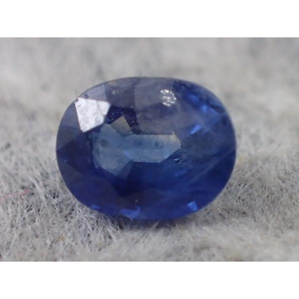 最高品質ブルーサファイア(Bllus Sapphire)　オーバルミックスカット　スリランカ 産　寸法　：　5.2X4.0X2.6mm 0.570ct  ルースケース付　９月の誕生石